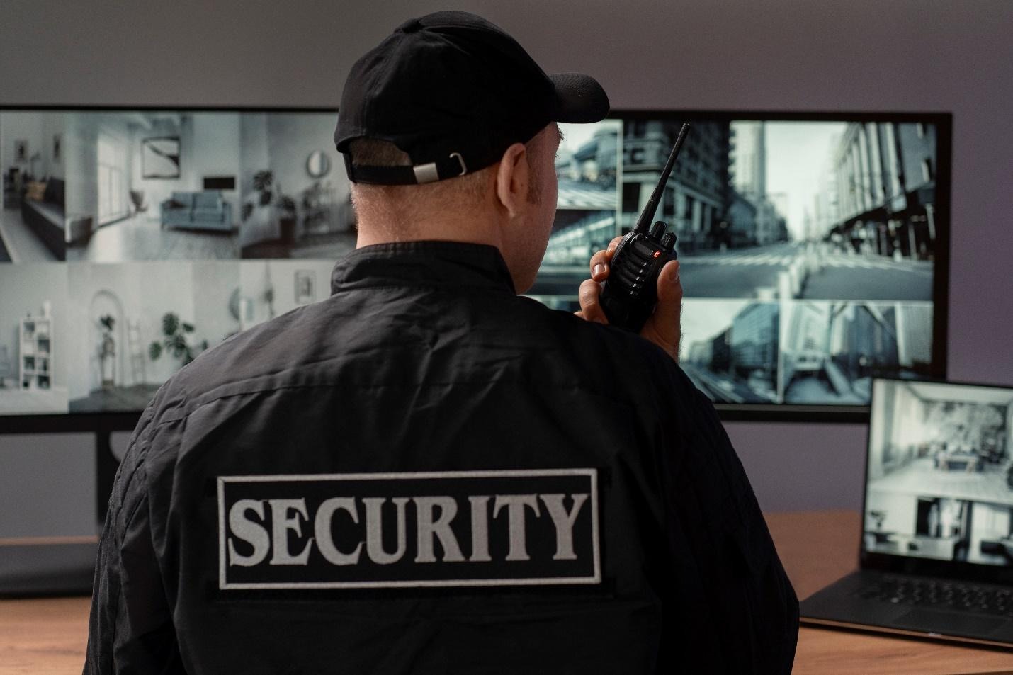 Preventing Break-Ins and Damage With the Right Security Services
